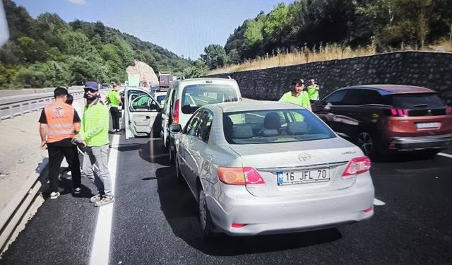 Zincirleme Kaza! 4 Araç Birbirine Girdi, 1 Yaralı