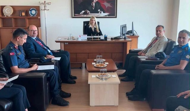 Altıntaş'ta Zafer Havalimanı Güvenlik Komisyonu Toplantısı düzenlendi
