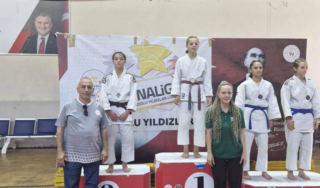 Kütahya Belediyespor'un genç sporcusu Judo turnuvasında gümüş madalya kazandı