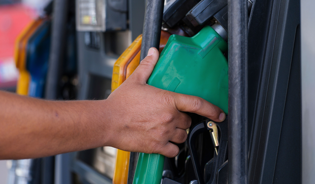 Benzine 4,35 TL İndirim Bekleniyor: Akaryakıt Fiyatlarında Yeni Dönem