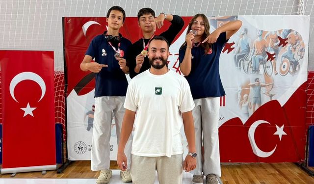 Kütahya’da Kürsüye Ambargo! 4 Sporcu Geldiler, 3 Madalyayla Döndüler