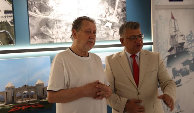 Ünlü Sanatçı Ahmet Özhan’dan Kütahya Dumlupınar Üniversitesine Ziyaret