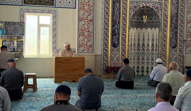 İl Müftüsü İrfan Açık, Suluköy Camii'nde “Her Yetim Bir Emanet” hutbesini irad etti