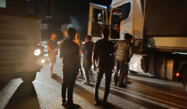 Kütahya-Afyon Yolunda Yan Yattı! Karayolu Trafiğe Kapandı