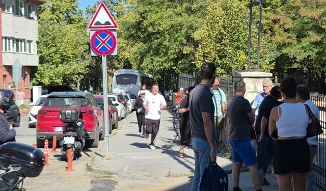 Bazıları sınava motorla son anda yetişti, bazıları ise kapıdan döndü