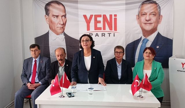 Zeliha Sarı, Yeni Parti Kütahya Merkez İlçe Başkanlığına adaylığını açıkladı