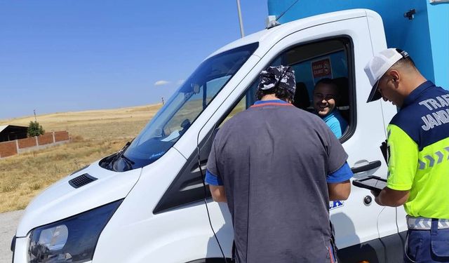 Kütahya’da Hayvan Taşıyan Araçlar Tek Tek Kontrol Edildi