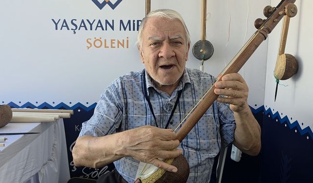 Kütahya'da yarım asırdır Türk sazı rebabı icra ediyor: ''Yapan tek ben varım''