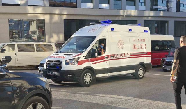 Otomobilin çarptığı 12 yaşındaki çocuk hastaneye kaldırıldı