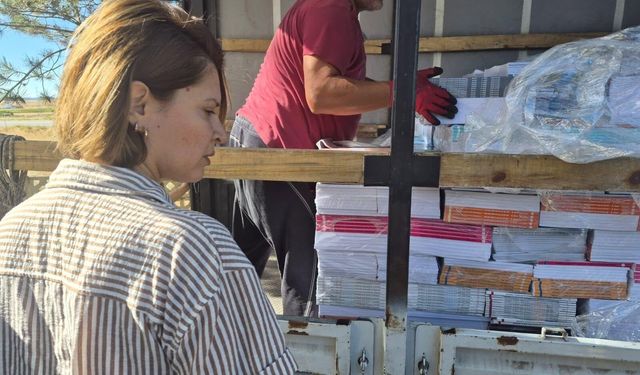 Altıntaş'ta öğrenciler ders kitaplarına kavuşuyor