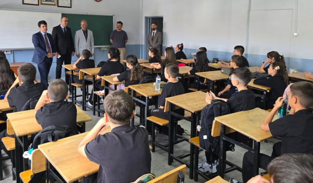 Gediz'de yeni eğitim öğretim yılı coşkuyla açıldı