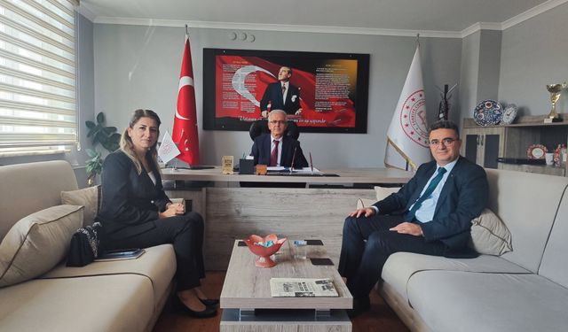 Halkbank Tavşanlı Şube Müdürü Yeşilova'dan, Domaniç İlçe Milli Eğitim Müdürlüğü'ne ziyaret