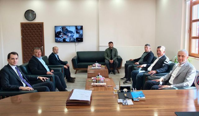Hisarcık'ta devam eden projeler ve ilçenin ihtiyaçları masaya yatırıldı