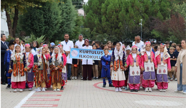Gediz'de İlköğretim Haftası Kutlama Programı düzenlendi