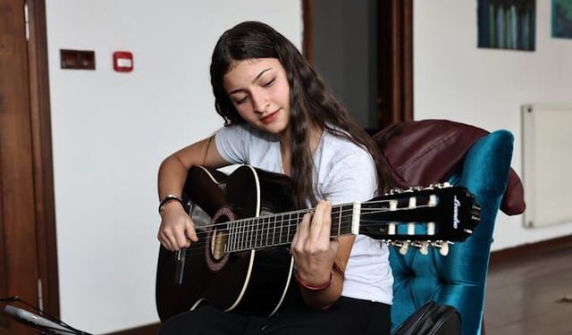 Kütahya'da Kabak Kemane, Gitar ve Bağlama Topluluğu başvuruları başlıyor