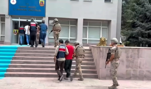DEAŞ'a darbe vuruldu: 28 ilde dev operasyon!