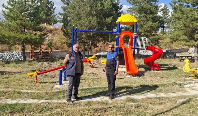 Dumlupınar'da çocuk parkları yenilendi