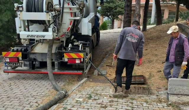 Şaphane'de altyapı ve su sayaçlarının yenilenmesi çalışmaları sürüyor