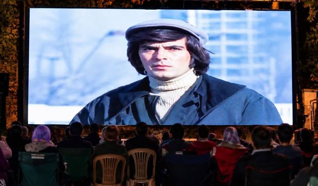 Kütahya'da Yeşilçam nostaljisi İstiklal Mahallesi'nde vatandaşları buluşturdu