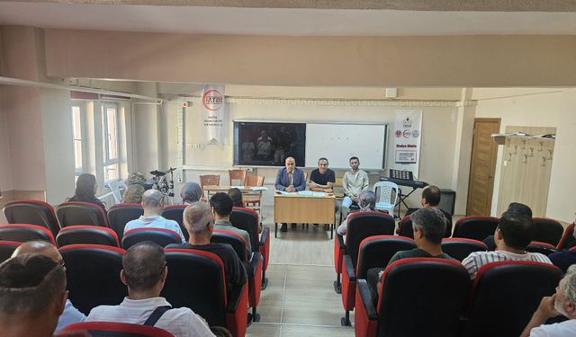 Tavşanlı’da İlçe Millî Eğitim Müdürü Küçükkağnıcı, Öğretmen Kurulu toplantısına katıldı