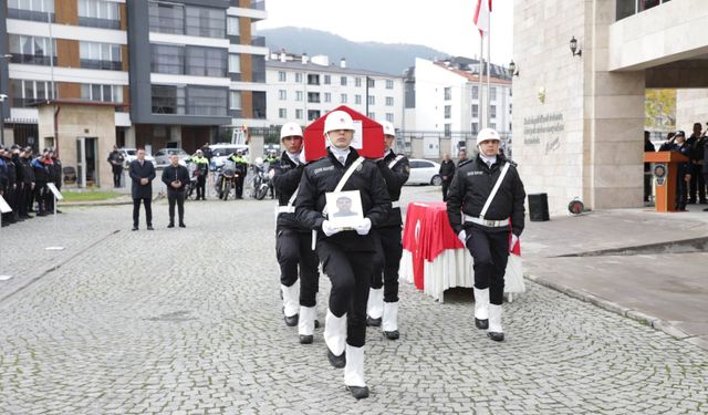 Erdinç Dursun Dualarla Son Yolculuğuna Uğurlandı: Kütahya Emniyet Müdürlüğü’nde Hüzünlü Veda