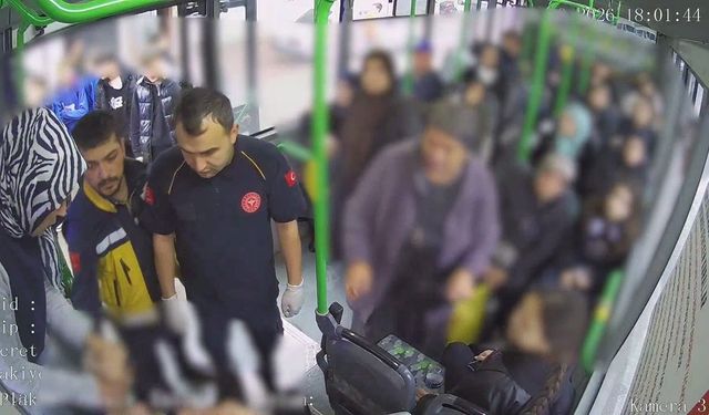 Kadın otobüs şoföründen hayat kurtaran hareketi kameraya yansıdı