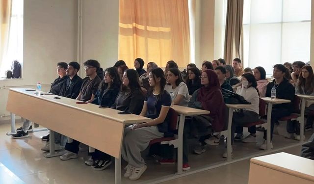 DPÜ’lü genç kadınlara güvenli ilişkiler ve dijital şiddet eğitimi