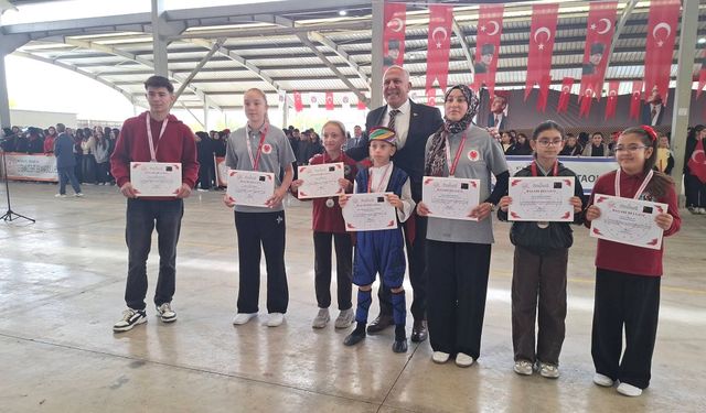 Hisarcık’ta Cumhuriyet coşkusu öğrencilerin ödül sevinciyle taçlandı