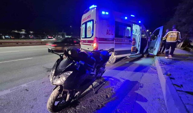 Çevre Yolu'nda motosiklet otomobile arkadan çarptı