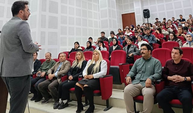 Emet MYO'da yeni öğrenciler için oryantasyon eğitimi düzenlendi