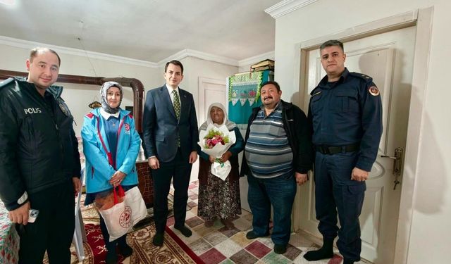 Kaymakam Erkan Atam’dan Dünya Yaşlılar Günü’nde anlamlı ziyaret