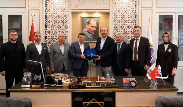 AK Parti Uşak Milletvekili Tuğrul'dan Tavşanlı Belediyesi'ne ziyaret