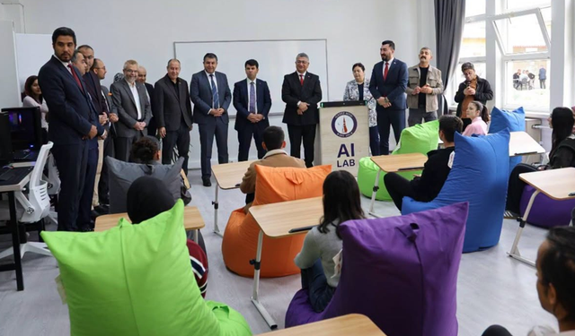Kütahya Gediz'de Yapay Zekâ Laboratuvarı Açıldı! Öğrencilere Teknoloji Desteği