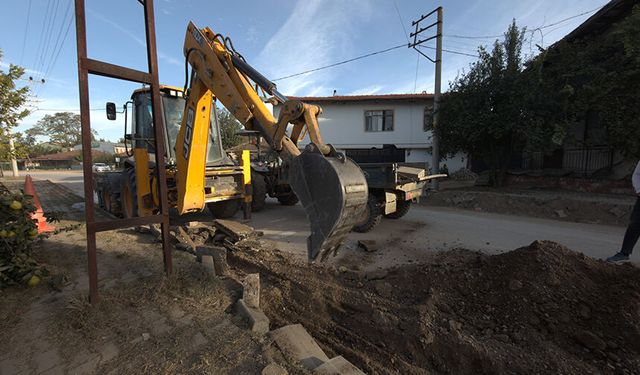 Simav’da doğalgaz ağı genişliyor: Yeşilova’da çalışmalar başladı