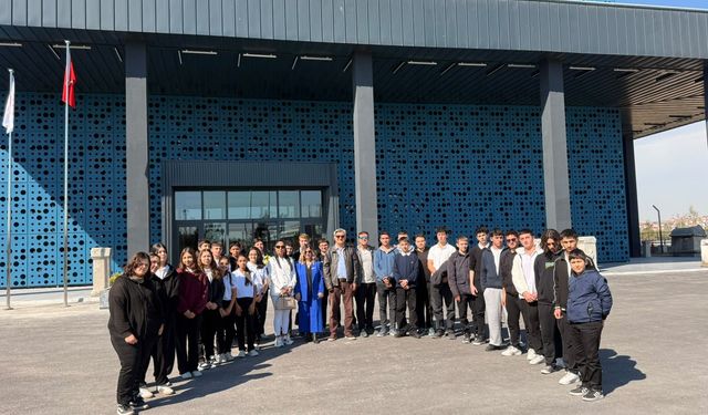 Kütahya Müzesi'nin ilk ziyaretçileri KUTSO MTAL öğrencileri oldu