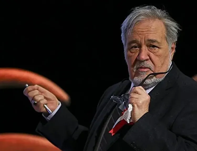 Türkiye’nin ünlü tarihçisi İlber Ortaylı hayatını kaybetti