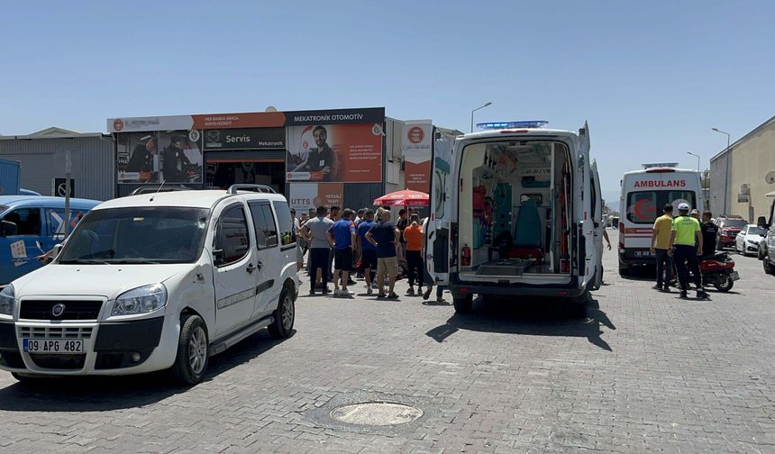 Hafif Ticari Araçla Çarpıştı, Hayatını Kaybetti