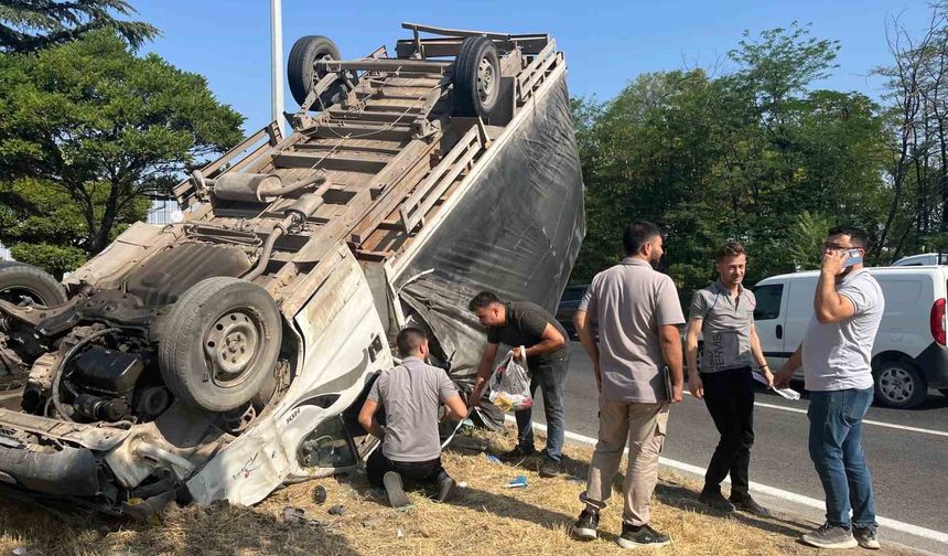 Araçlar Çarpıştı, 2 Kişi Hastanelik Oldu