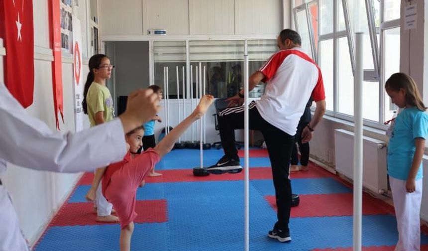 Bilecik’te Yaz Spor Okullarında Karate Coşkusu Devam Ediyor