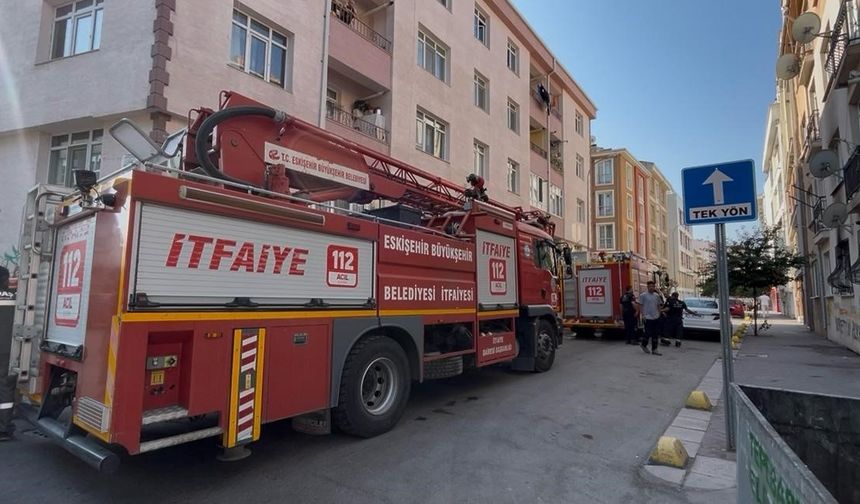 Dairede Çıkan Yangın Mahalleyi Ayağa Kaldırdı