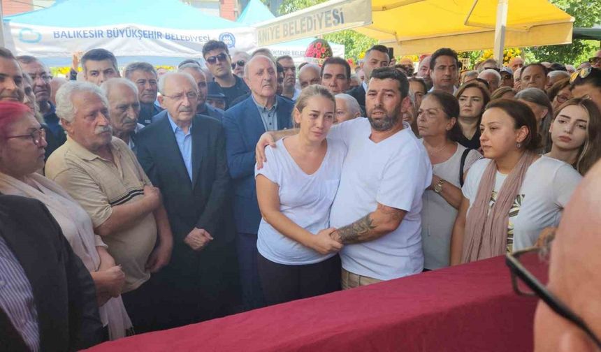 Kılıçdaroğlu son yolculuğuna uğurlandı