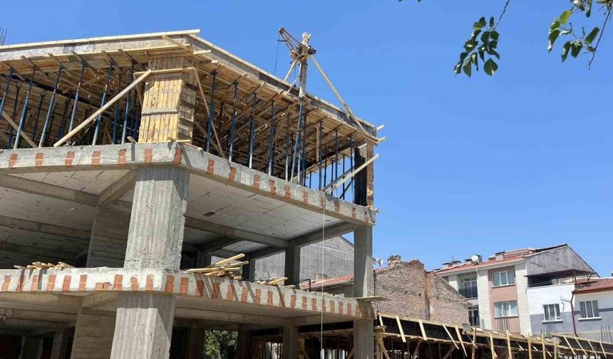 Şantiyede Elektrik Kazası! İşçi Yaralı Kurtarıldı