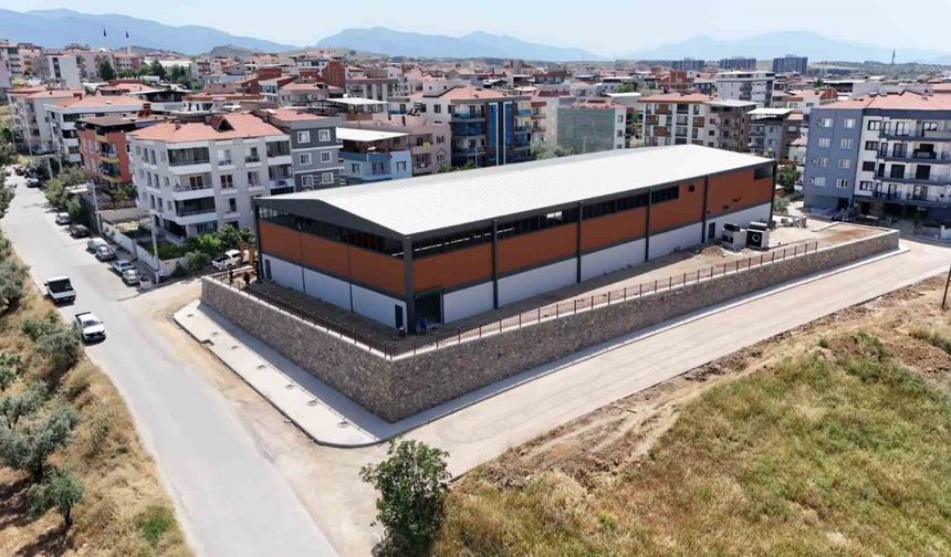 Turgutlu’nun Yeni Spor Merkezi Gün Sayıyor
