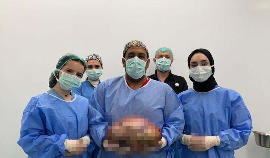 Karın şişliğiyle hastaneye gitti, 10 kg kitle çıktı