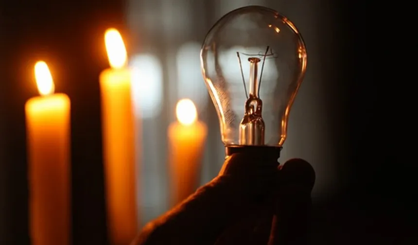 Uşak'ta 23 Temmuz Şoku: Elektrikler Saatlerce Yok!