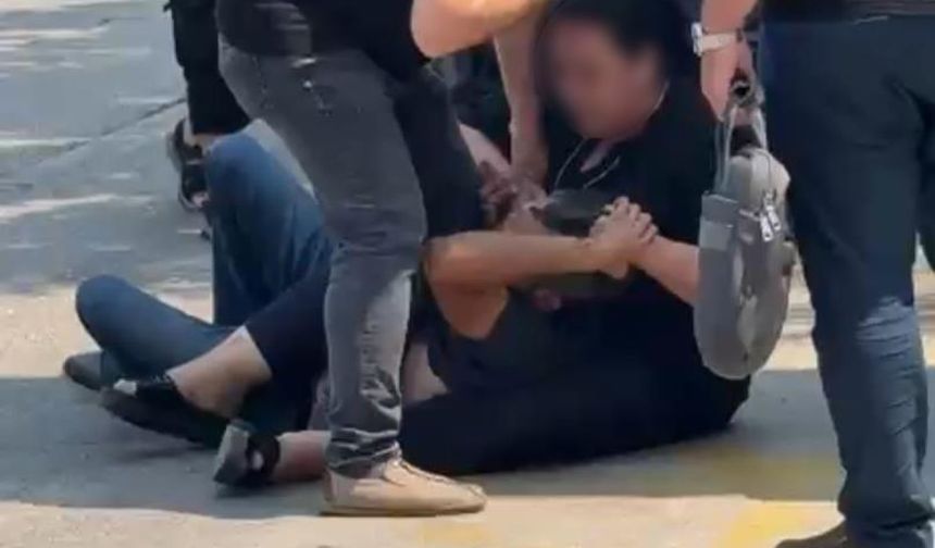 Şok Anlar! Eski Eşini Cadde Ortasında Dövdü