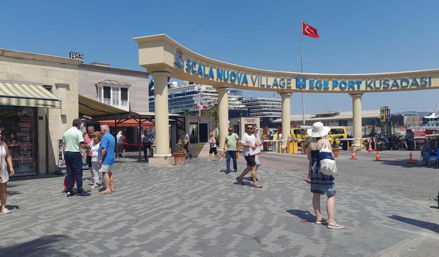 İzmir'e 7 ayda denizden 55 bin üzerinde turist geldi