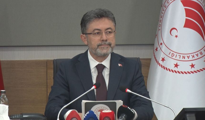 Bakan Yumaklı: "Yangınlar kontrol altına alındı, soğutma sürüyor''