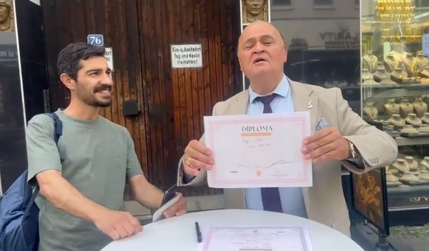 Almanya'dan Türkiye'ye Mesaj: Sahte Diploma Dağıtarak Protesto