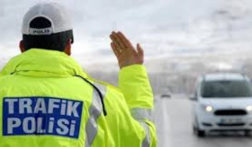 Güvenliği hiçe saydı, trafikte drift attı